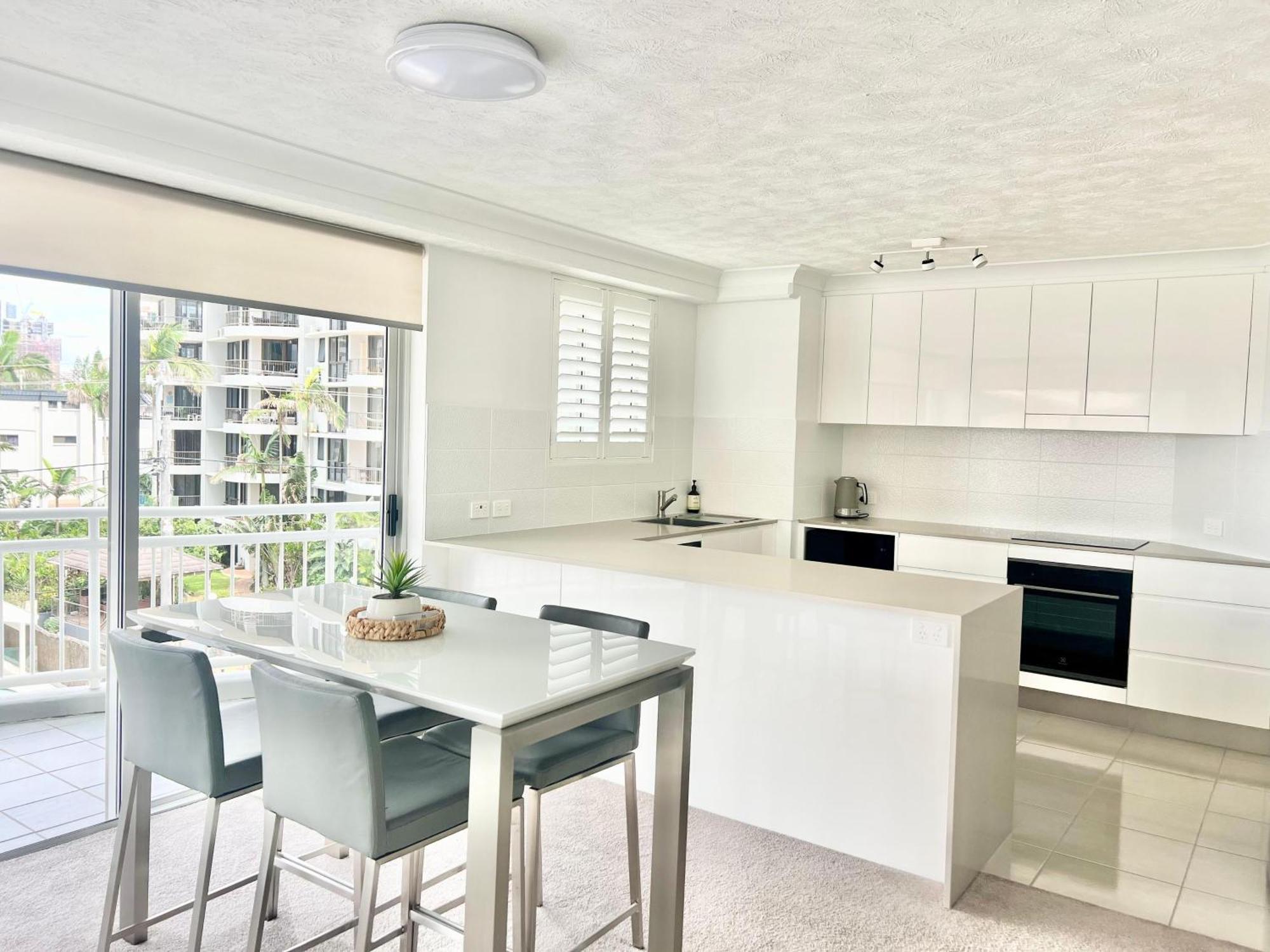 Wharf Boutique Apartments Gold Coast Exterior photo